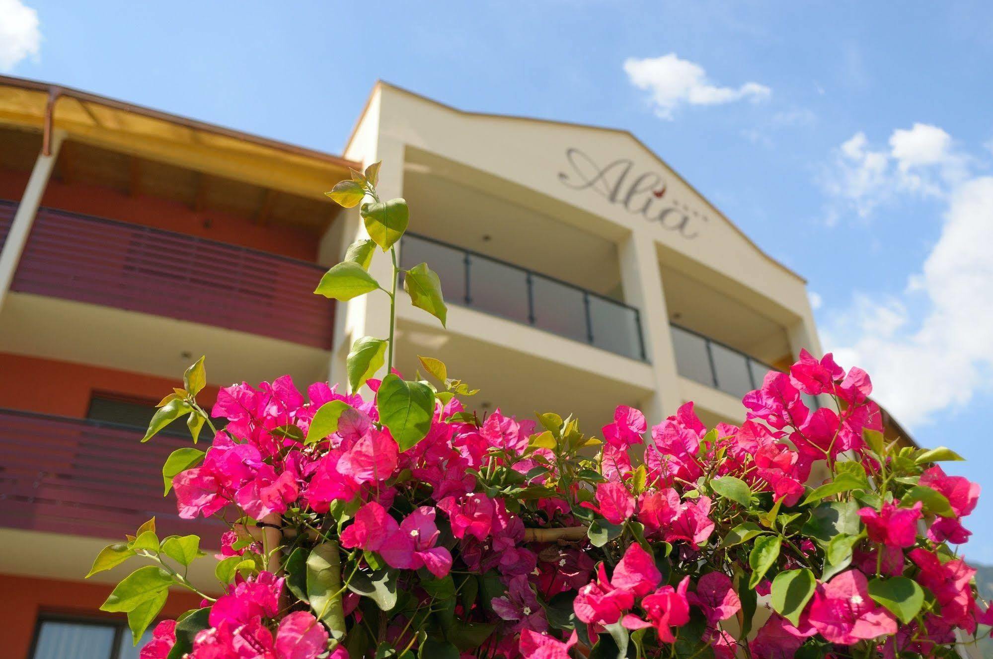 Alia Vital Appart-Hotel Lagundo Esterno foto